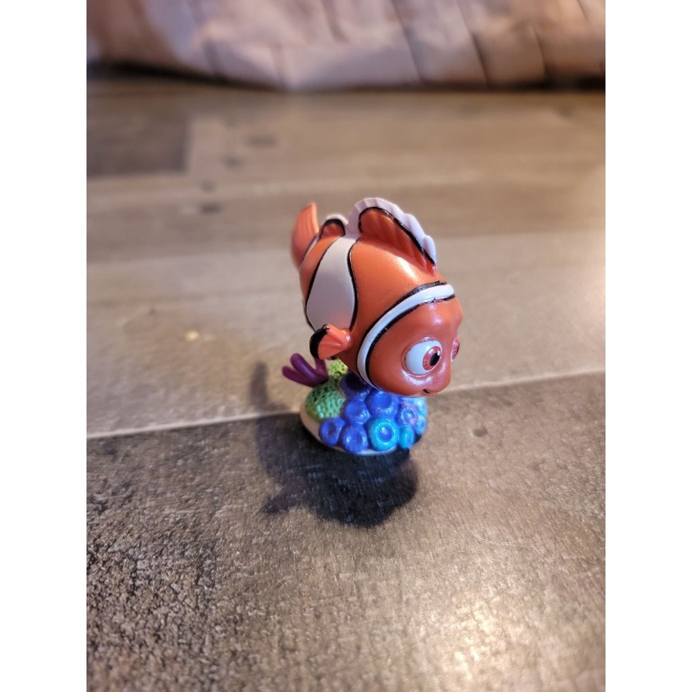 Finding Nemo Disney Flounder fish toy figure
